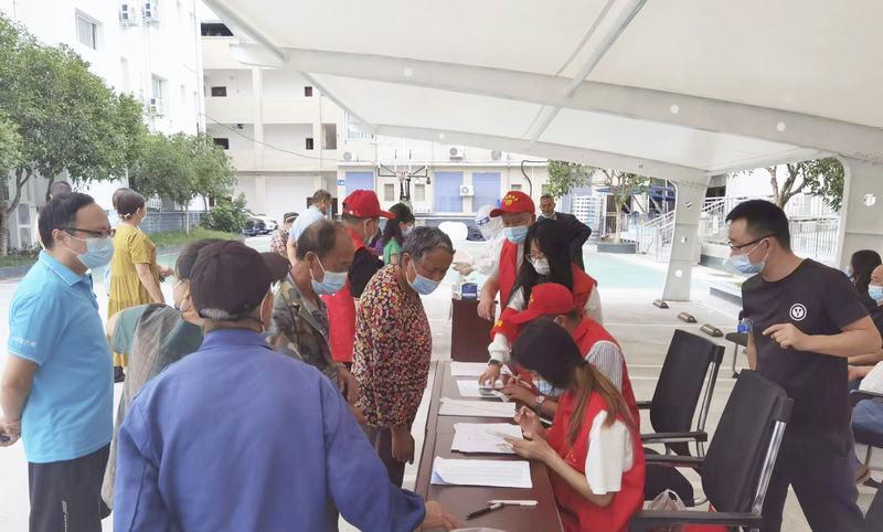 服務社區疫情防控 黨員在行動