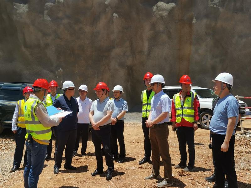集團黨委書記、董事長鐘杰一行到龍?zhí)了畮旒肮鄥^(qū)工程調(diào)研指導(dǎo)工作